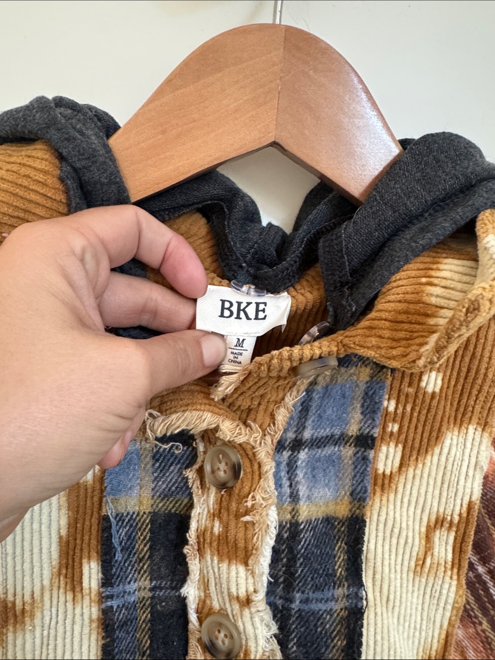 BKE Patchwork Button-Down Hooded Sleeveless Shirt in Rust, Blue, Cream - Picture 2 of 5
